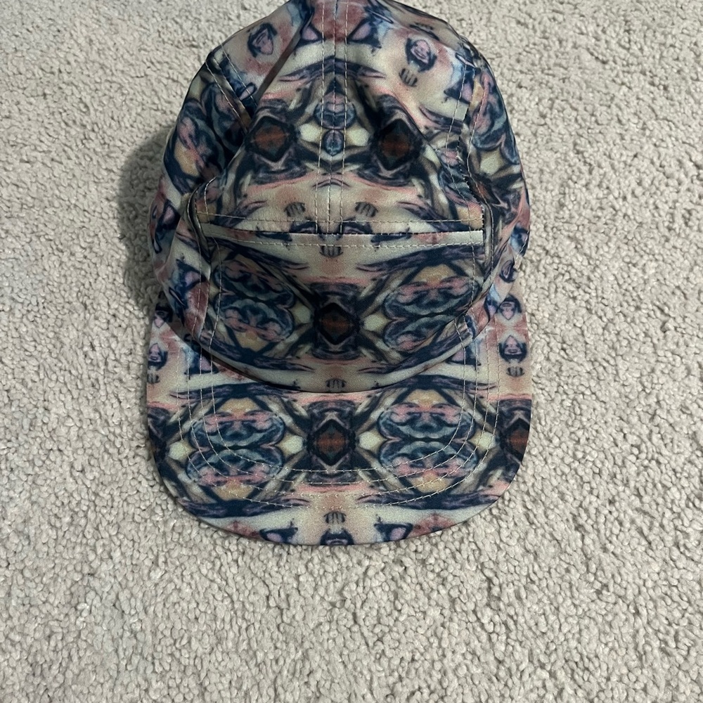 Aztec Patterned Multicolor Lightweight Cap